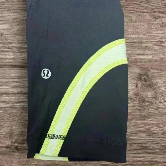 Lululemon Inspire Crop II legging’s size 4 - Picture 3 of 9
